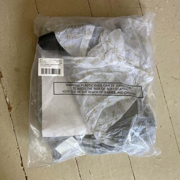 Truffle Collection square toe heeled sock boots in black - Picture 9 of 9